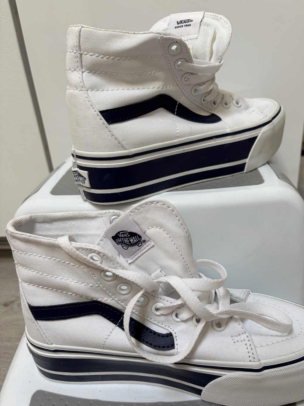 Vans High-Top Platforms - Picture 2 of 3